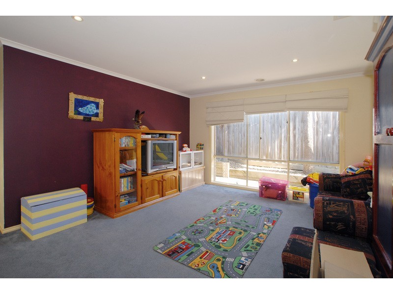 20 Captain Cook Close, Skye VIC 3977