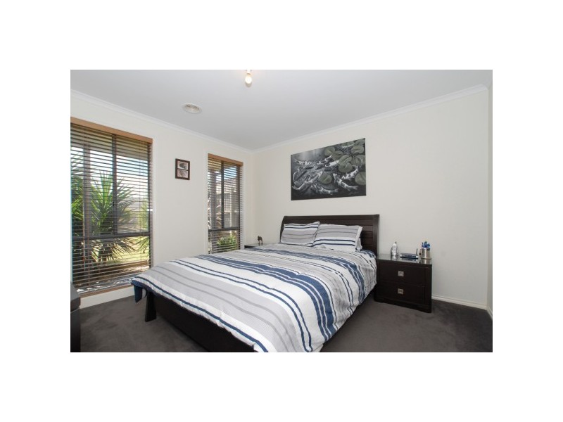4 Ella Paige Place, Carrum Downs VIC 3201
