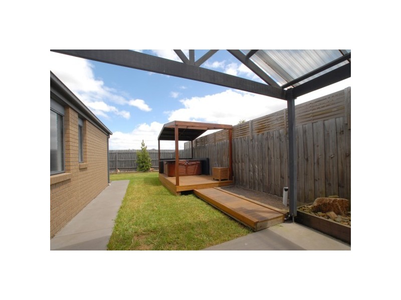 4 Ella Paige Place, Carrum Downs VIC 3201