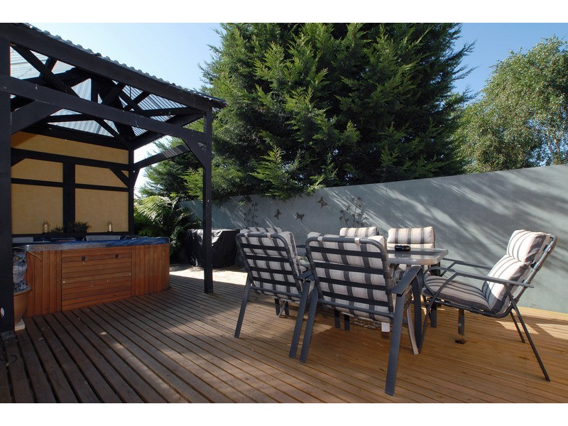 8 Alfred Deakin Grove, Skye VIC 3977