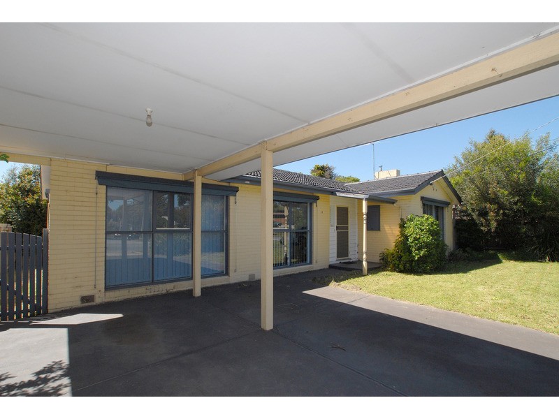 3 Karingal Drive, Frankston VIC 3199