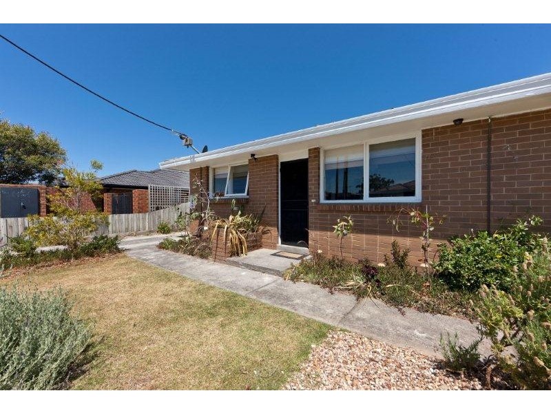 2/24 Golden Avenue, Chelsea VIC 3196
