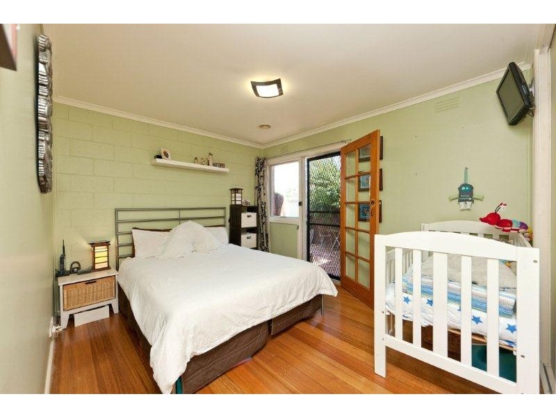 2/24 Golden Avenue, Chelsea VIC 3196
