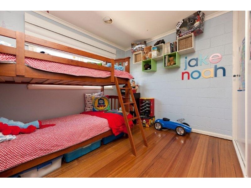 2/24 Golden Avenue, Chelsea VIC 3196