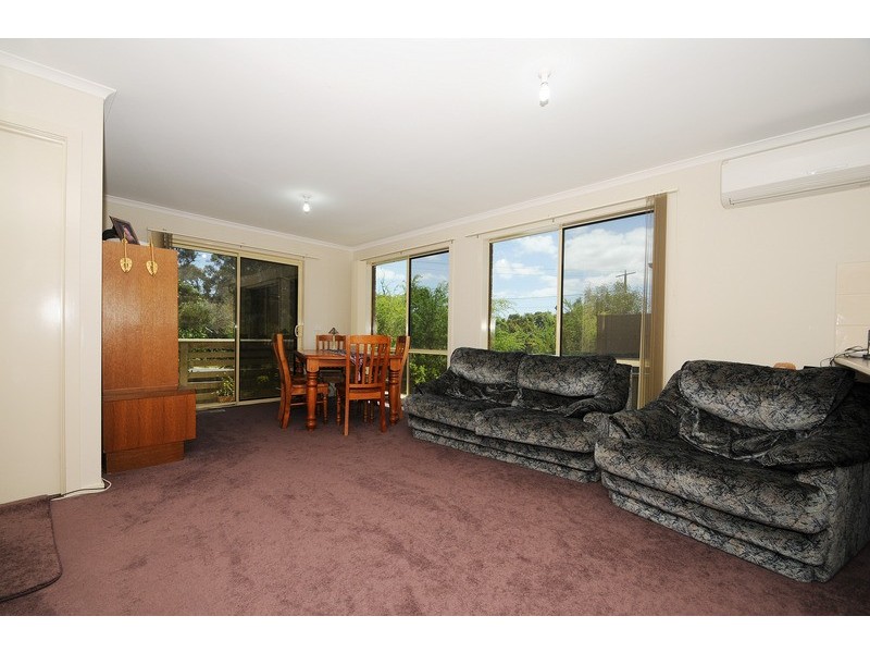 2/2 Edward Street, Langwarrin VIC 3910