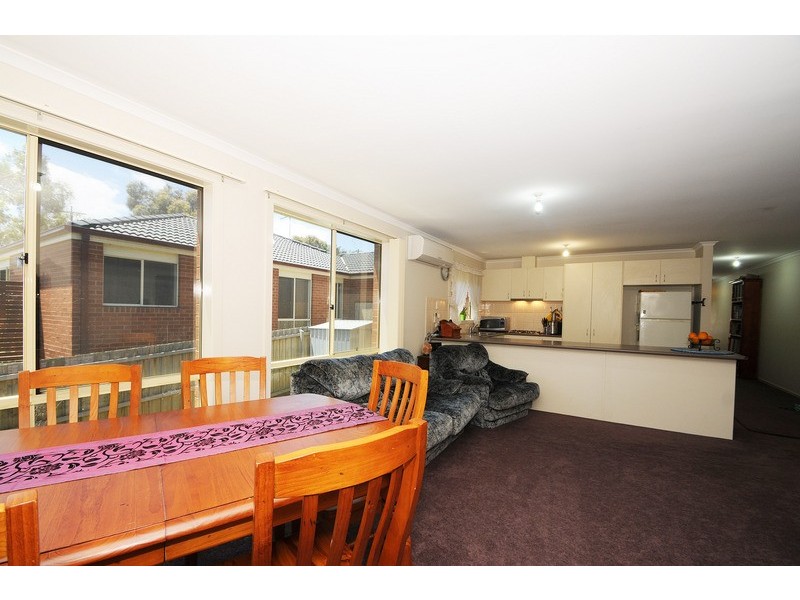 2/2 Edward Street, Langwarrin VIC 3910