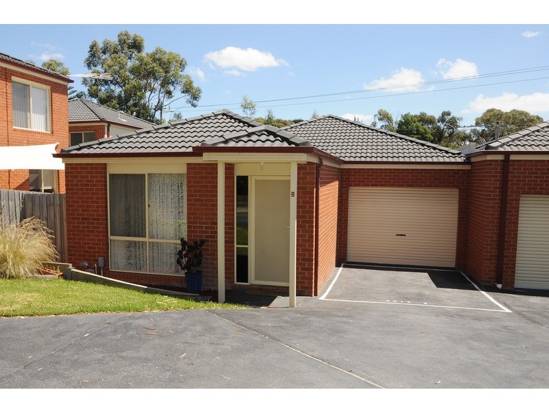 2/2 Edward Street, Langwarrin VIC 3910