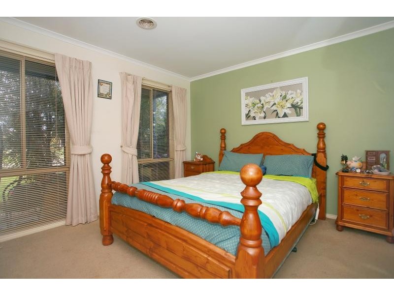 40 Veronica Drive, Skye VIC 3977