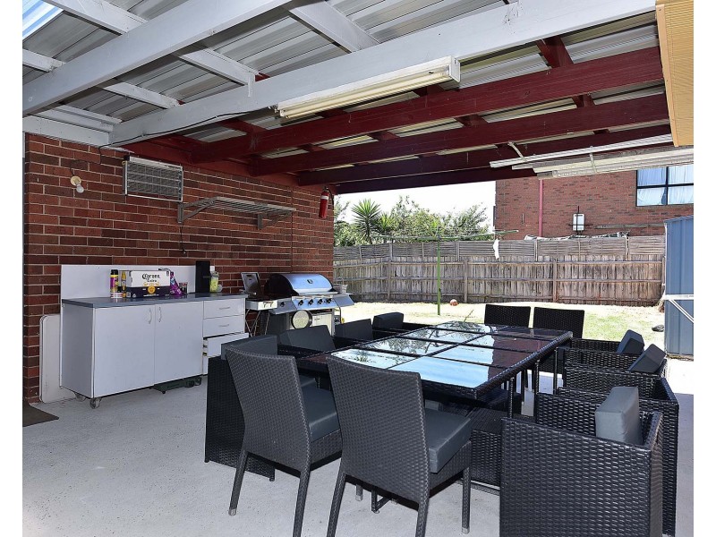 14 James McFarlane Wynd, Skye VIC 3977