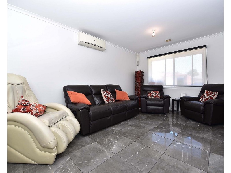 14 James McFarlane Wynd, Skye VIC 3977