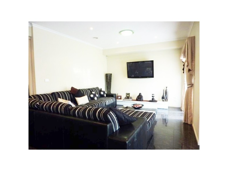 54 Delatite Way, Skye VIC 3977