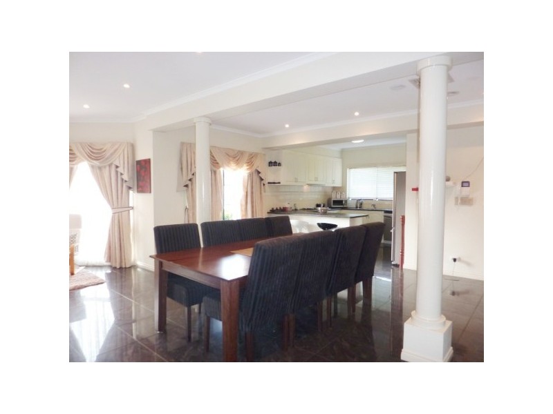 54 Delatite Way, Skye VIC 3977