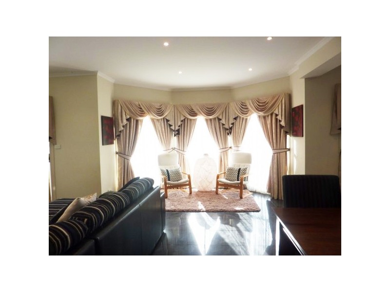 54 Delatite Way, Skye VIC 3977