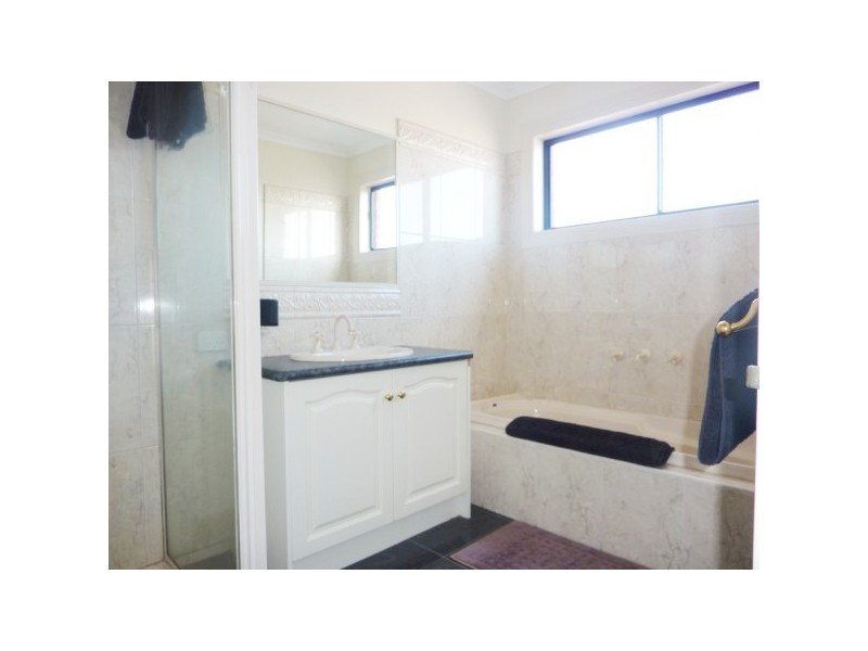 54 Delatite Way, Skye VIC 3977