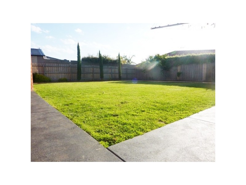 54 Delatite Way, Skye VIC 3977