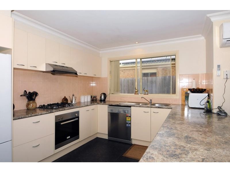 9 Edinburgh Drive, Skye VIC 3977