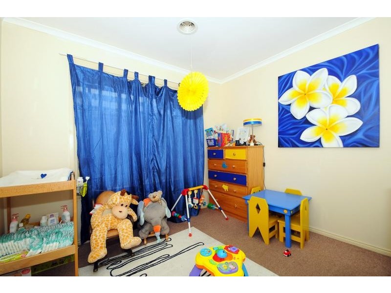 9 Edinburgh Drive, Skye VIC 3977