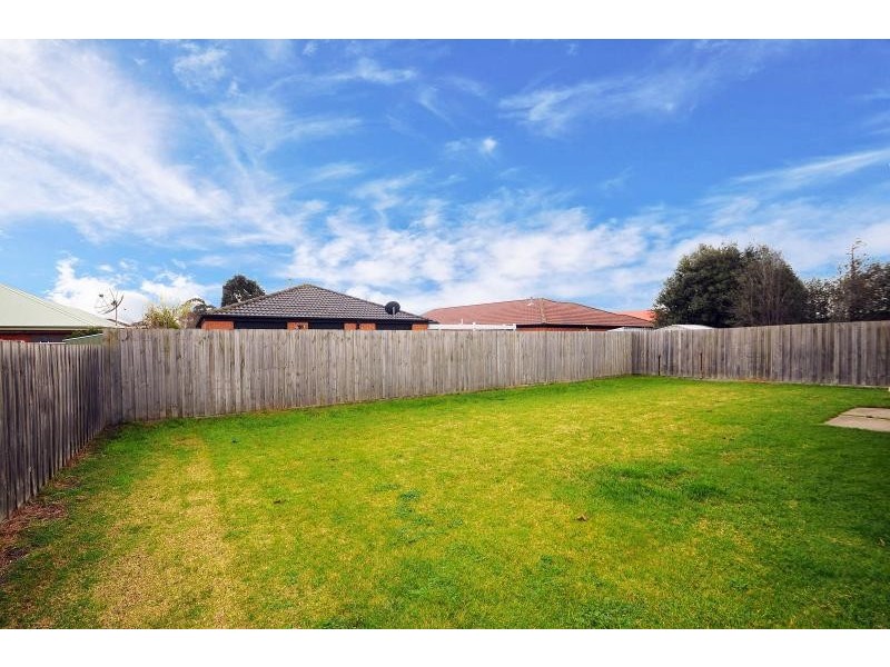 9 Edinburgh Drive, Skye VIC 3977