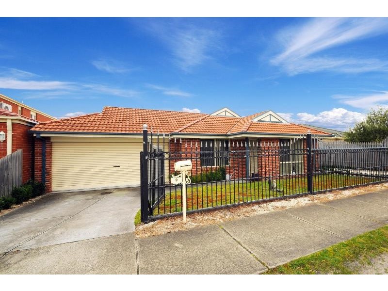 9 Edinburgh Drive, Skye VIC 3977