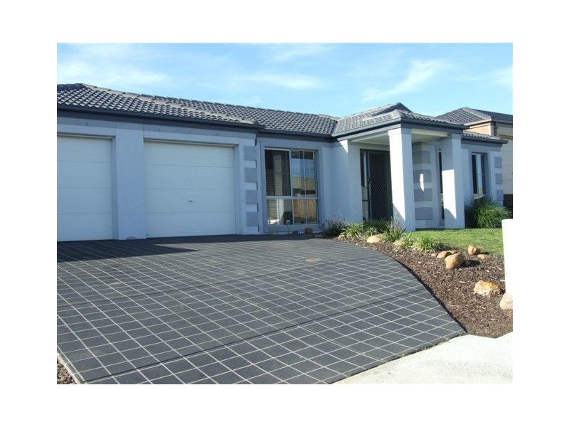 3 Triumph Way, Skye VIC 3977