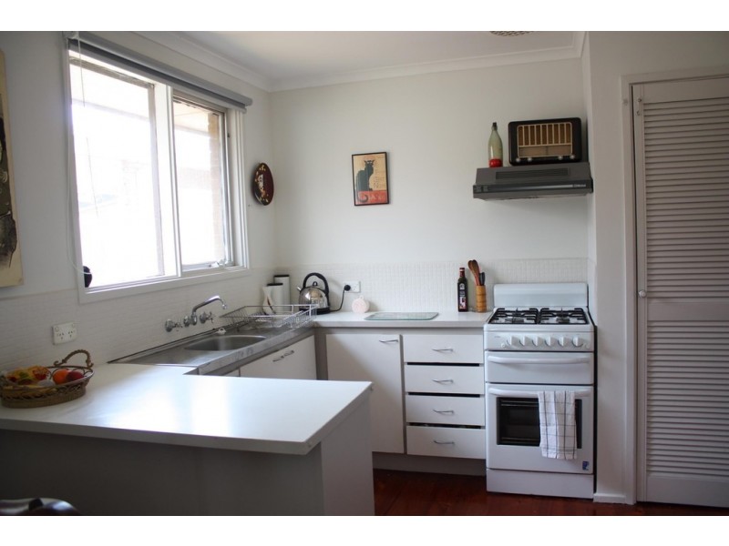 8 Ikara Street, Mornington VIC 3931