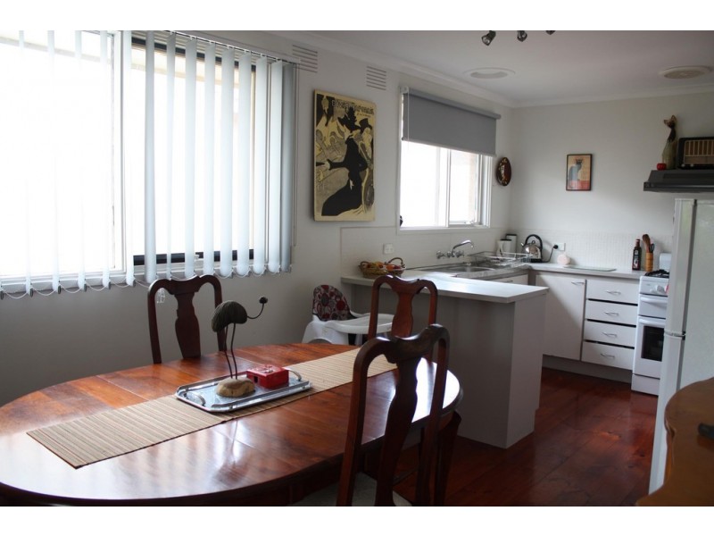 8 Ikara Street, Mornington VIC 3931