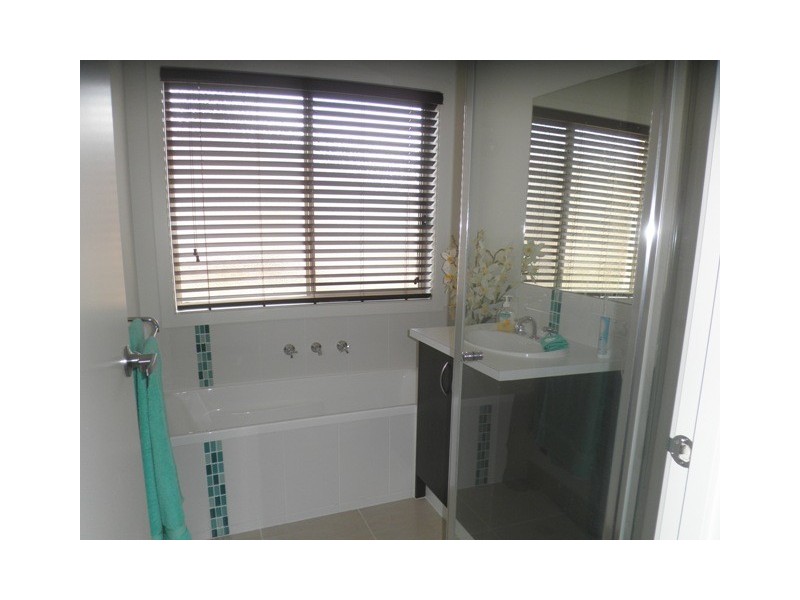 8 Birdrock Court, Carrum Downs VIC 3201