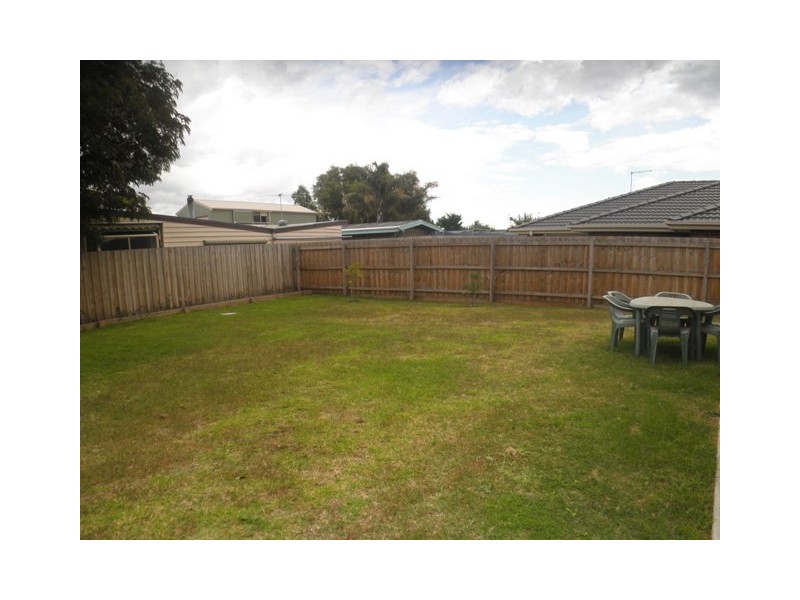 8 Birdrock Court, Carrum Downs VIC 3201