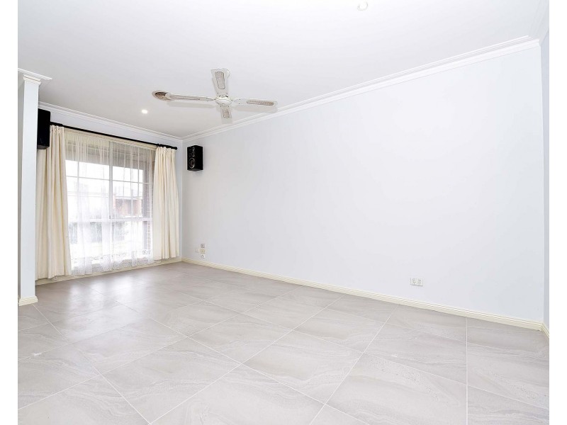 98 Rangeview Drive, Skye VIC 3977