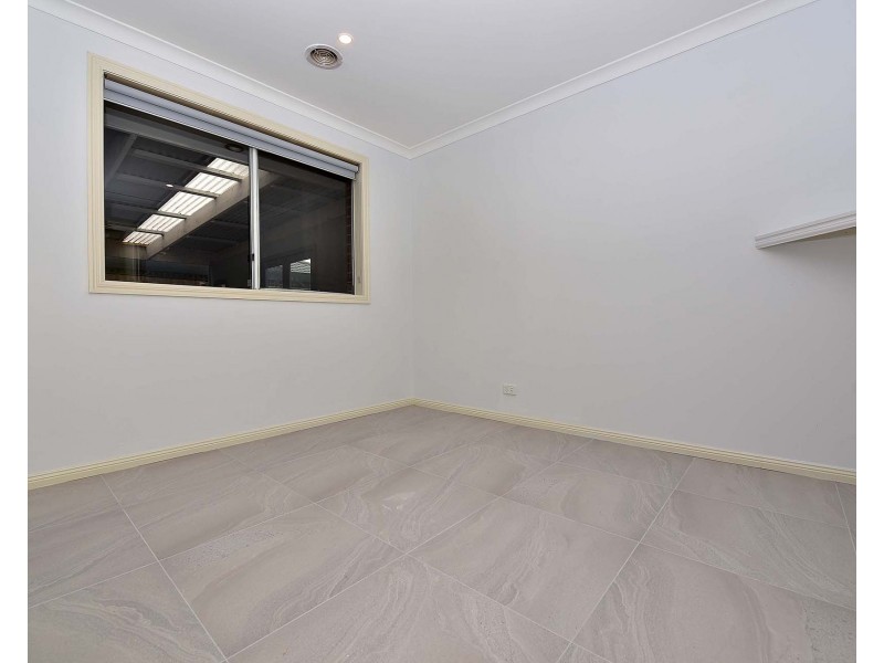 98 Rangeview Drive, Skye VIC 3977