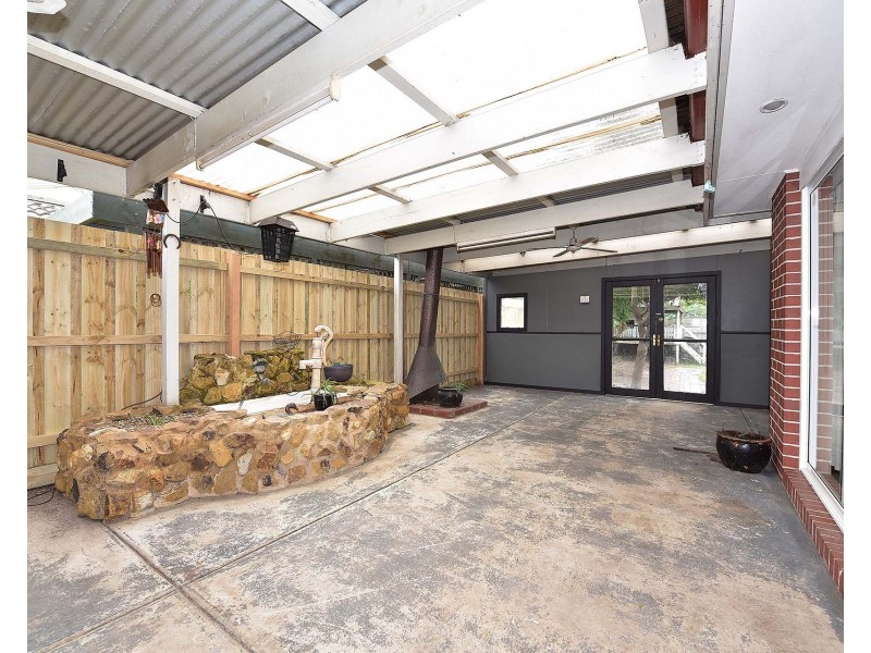 98 Rangeview Drive, Skye VIC 3977