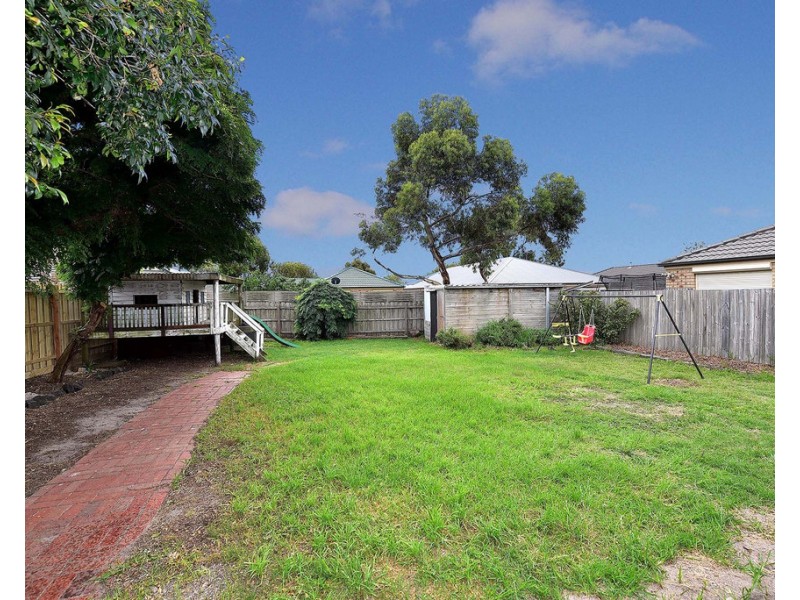 98 Rangeview Drive, Skye VIC 3977