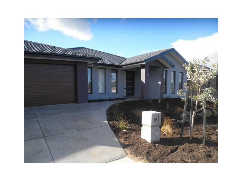 19 Sanoma Drive, Skye VIC 3977