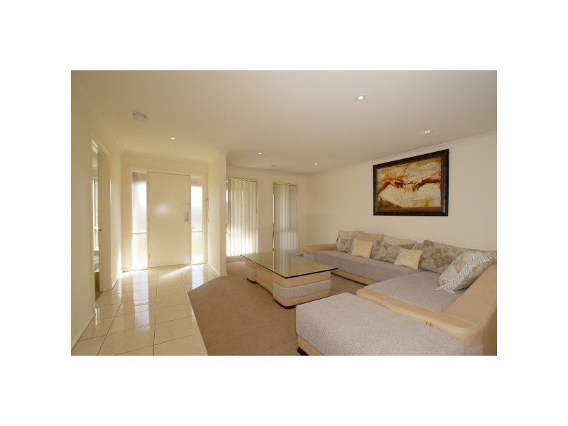 7 Garnet Close, Skye VIC 3977