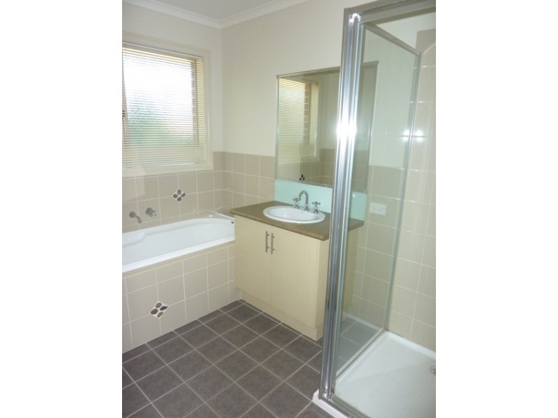 8 Brumbys Road, Carrum Downs VIC 3201