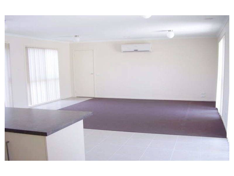 2/8 Hood Street, Frankston VIC 3199