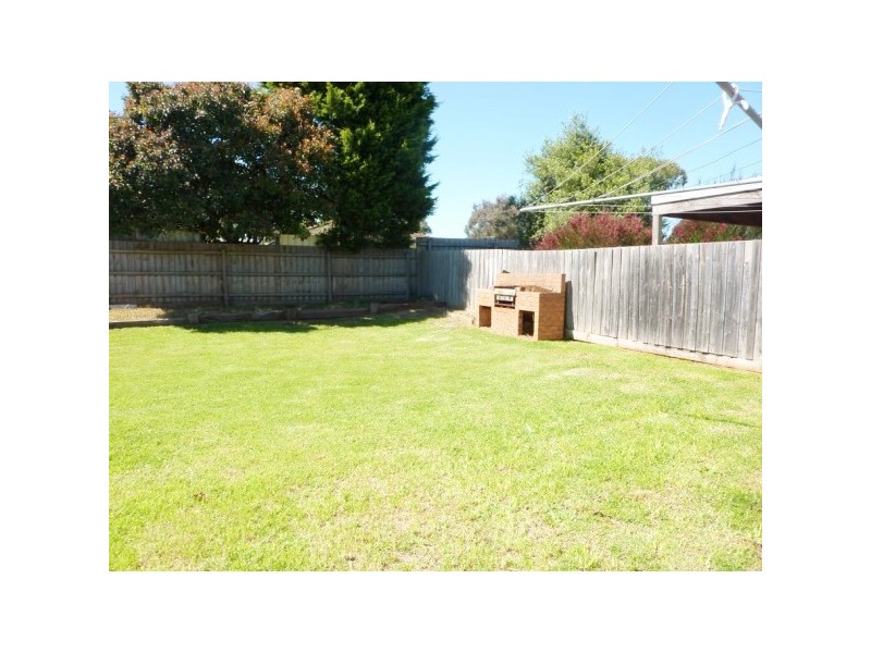 17 Richmond Avenue, Carrum Downs VIC 3201