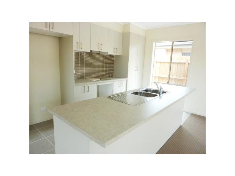 28/105 McMahons Road, Frankston VIC 3199