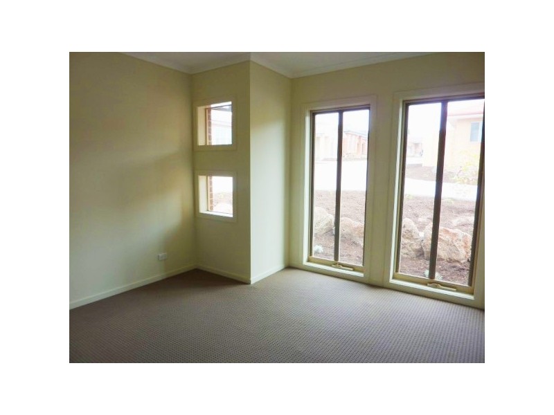 28/105 McMahons Road, Frankston VIC 3199