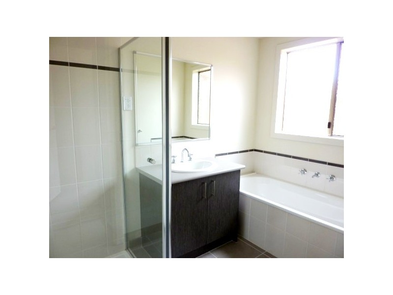 28/105 McMahons Road, Frankston VIC 3199