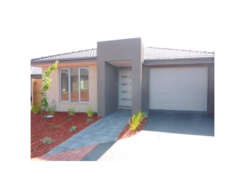 13/104 Broderick Road, Carrum Downs VIC 3201