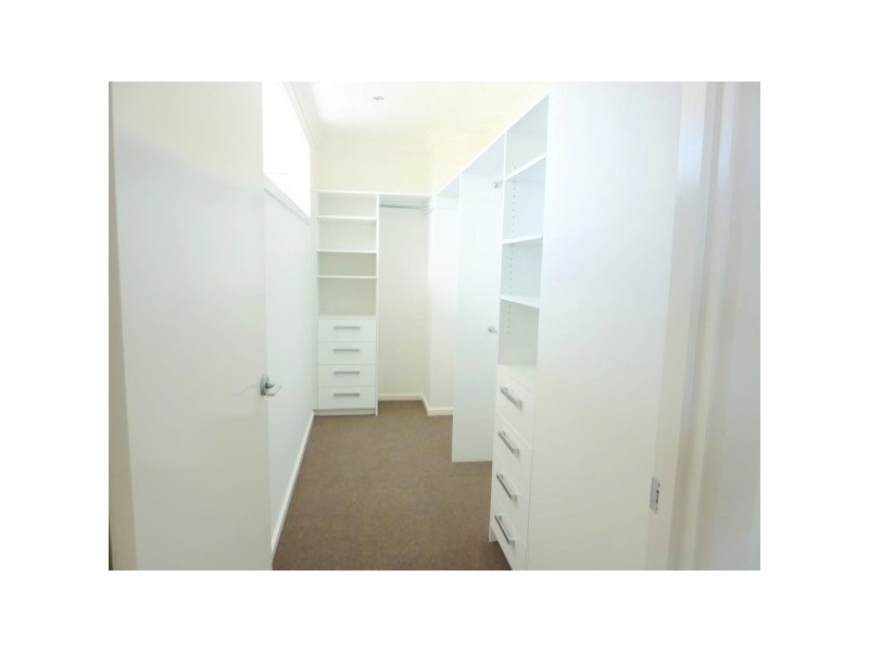 9 Viewmount Place, Sandhurst VIC 3977