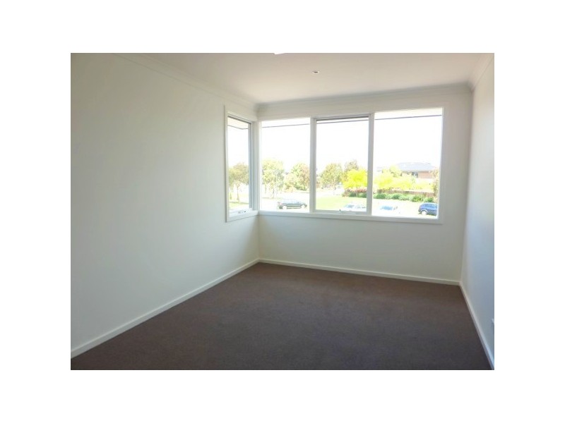 9 Viewmount Place, Sandhurst VIC 3977