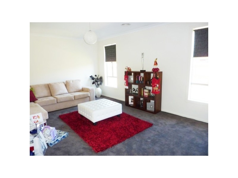 24 Tarcoola Way, Sandhurst VIC 3977