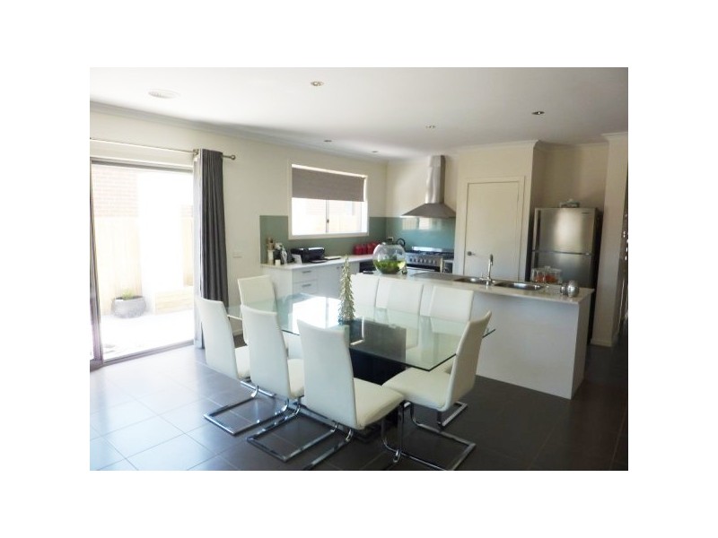 24 Tarcoola Way, Sandhurst VIC 3977