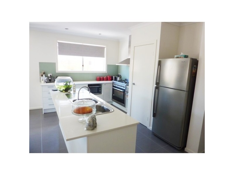 24 Tarcoola Way, Sandhurst VIC 3977