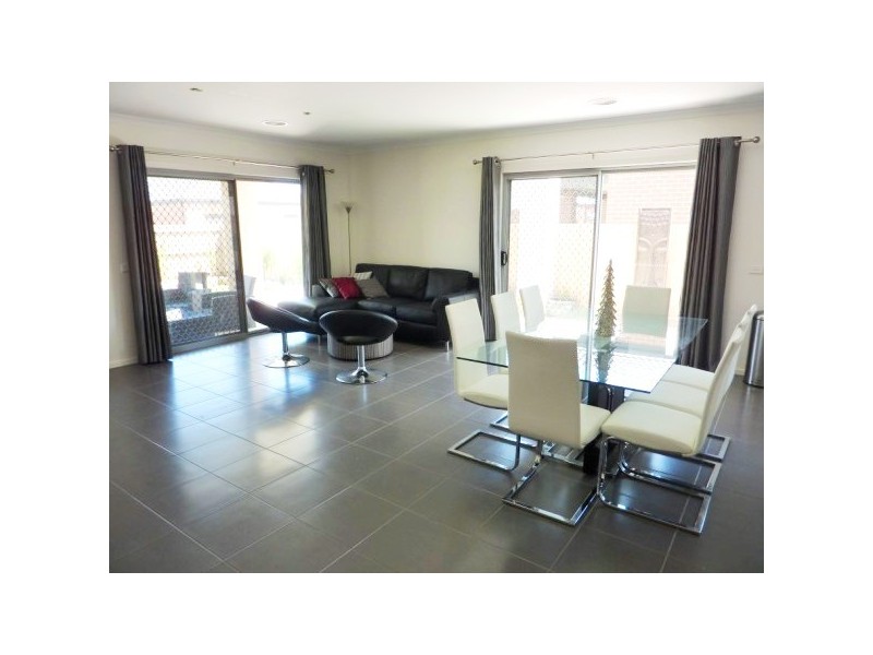 24 Tarcoola Way, Sandhurst VIC 3977