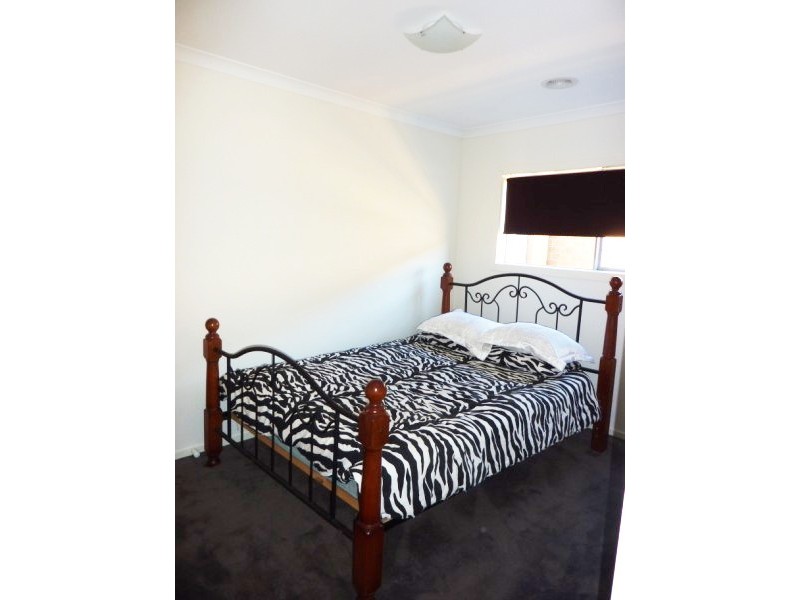 24 Tarcoola Way, Sandhurst VIC 3977