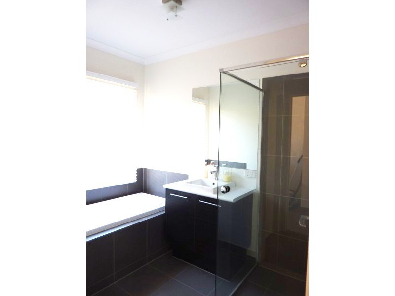 24 Tarcoola Way, Sandhurst VIC 3977