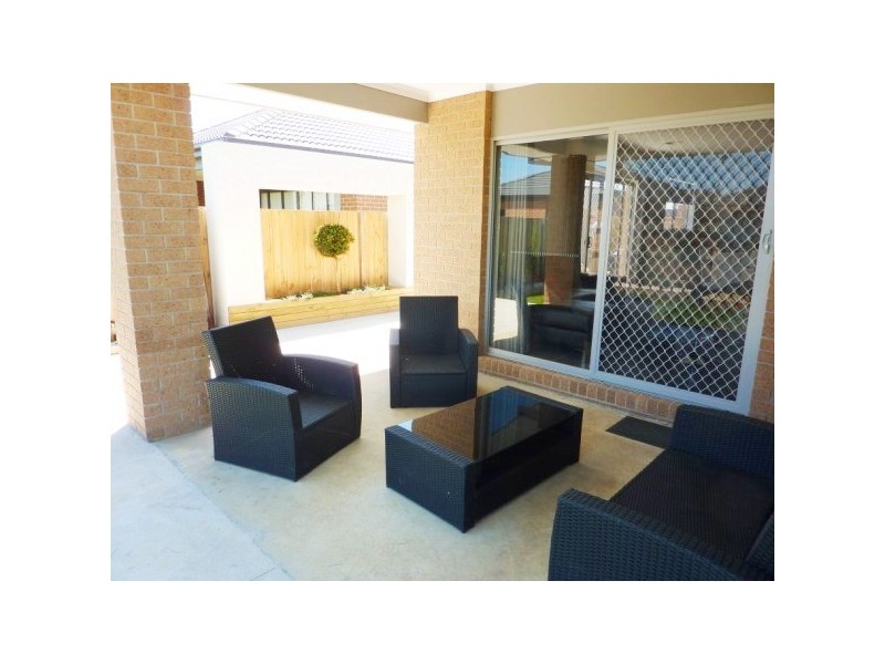 24 Tarcoola Way, Sandhurst VIC 3977